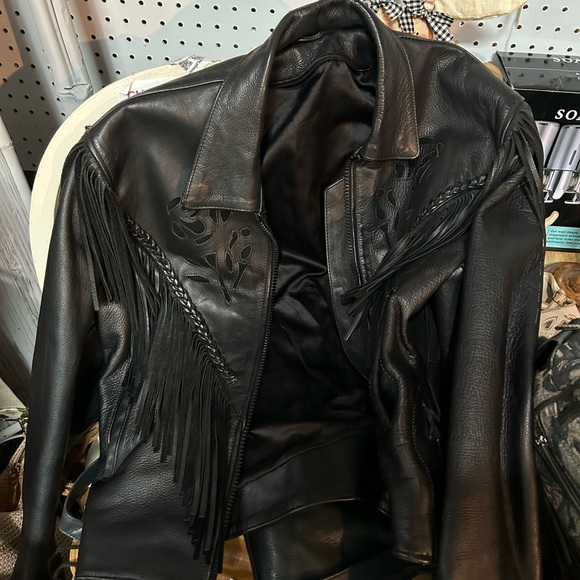 Fringed Black Leather Jacket with Rose Design - Picture 3 of 8